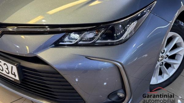 Alternative view of Toyota Corolla 1,5 Active sedan