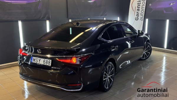 Alternative view of Lexus ES300h 2.5 Hybrid Executive 2023 m.