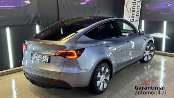 Alternative view of Tesla Model Y Long Range Dual Motor 2023 m.