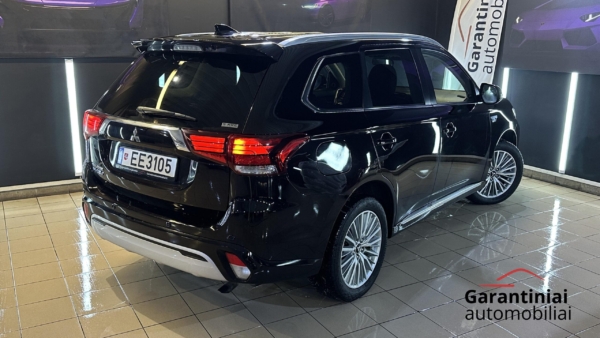 Alternative view of Mitsubishi Outlander 2,4 PHEV Business 4WD 2020 m. Įkraunamas hibridas.