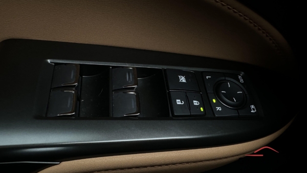 Lexus NX 450h+ 2.5 Hybrid Executive 2023 m. Plug-In 24
