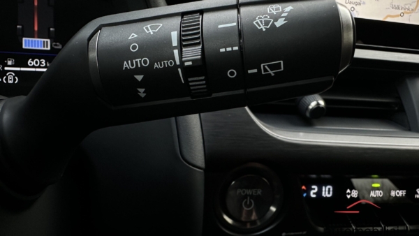Lexus UX 300h 2.0 F-Sport AWD 2024 m. 12