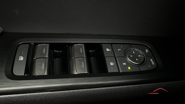 Lexus UX 300h 2.0 F-Sport AWD 2024 m. 28