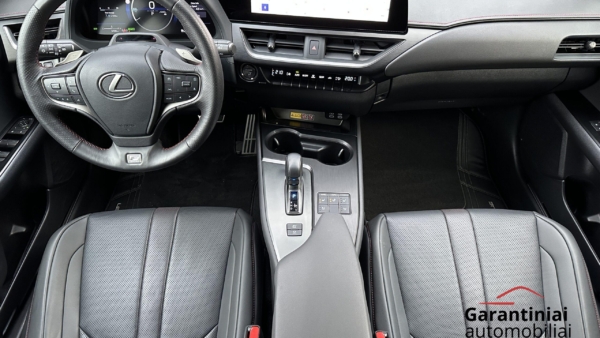 Lexus UX 300h 2.0 F-Sport AWD 2024 m. 3