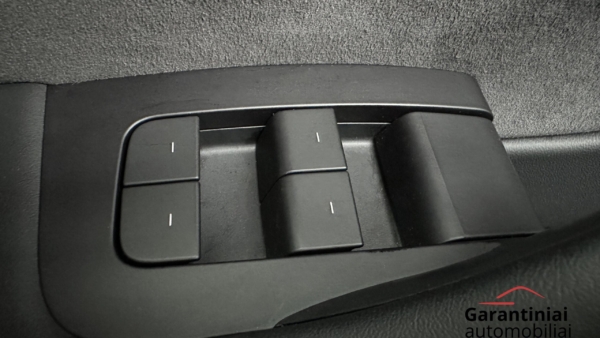 Tesla Model Y Long Range Dual Motor 2023 m. 19