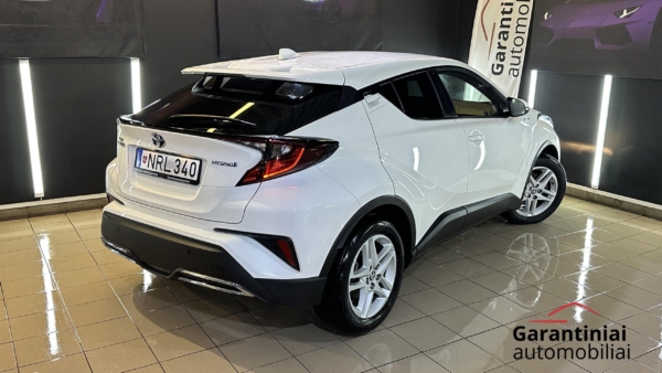 Alternative view of Toyota C-HR 2.0 Hybrid Dynamic 2021 m.
