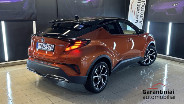 Alternative view of Toyota C-HR 2.0 Hybrid Style Plius 2021 m.