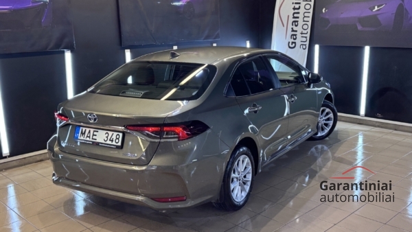 Alternative view of Toyota Corolla sedan 1,8 Hybrid Active 2021 m.