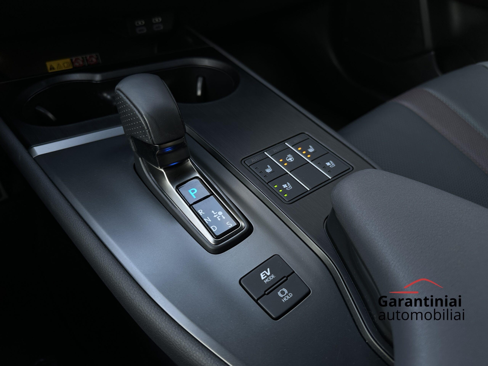 Lexus UX 300h 2.0 F-Sport AWD 2024 m. 24