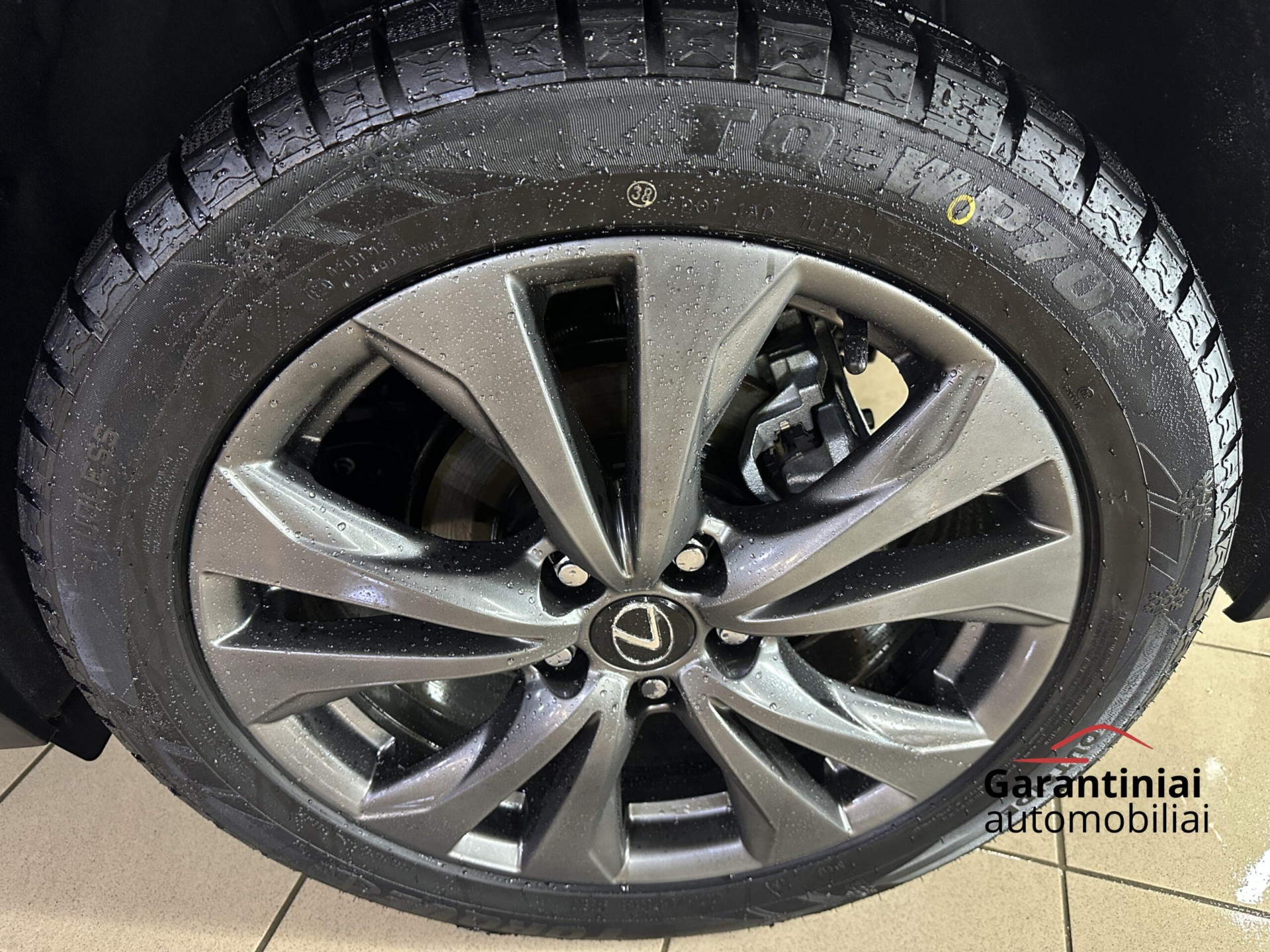 Lexus UX 300h 2.0 F-Sport AWD 2024 m. 36