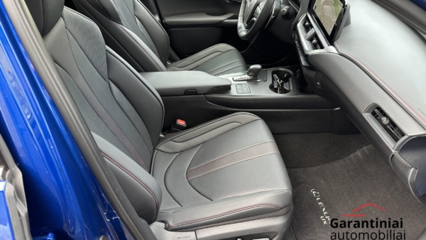 Lexus UX 300h 2.0 F-Sport AWD 2024 m. 4