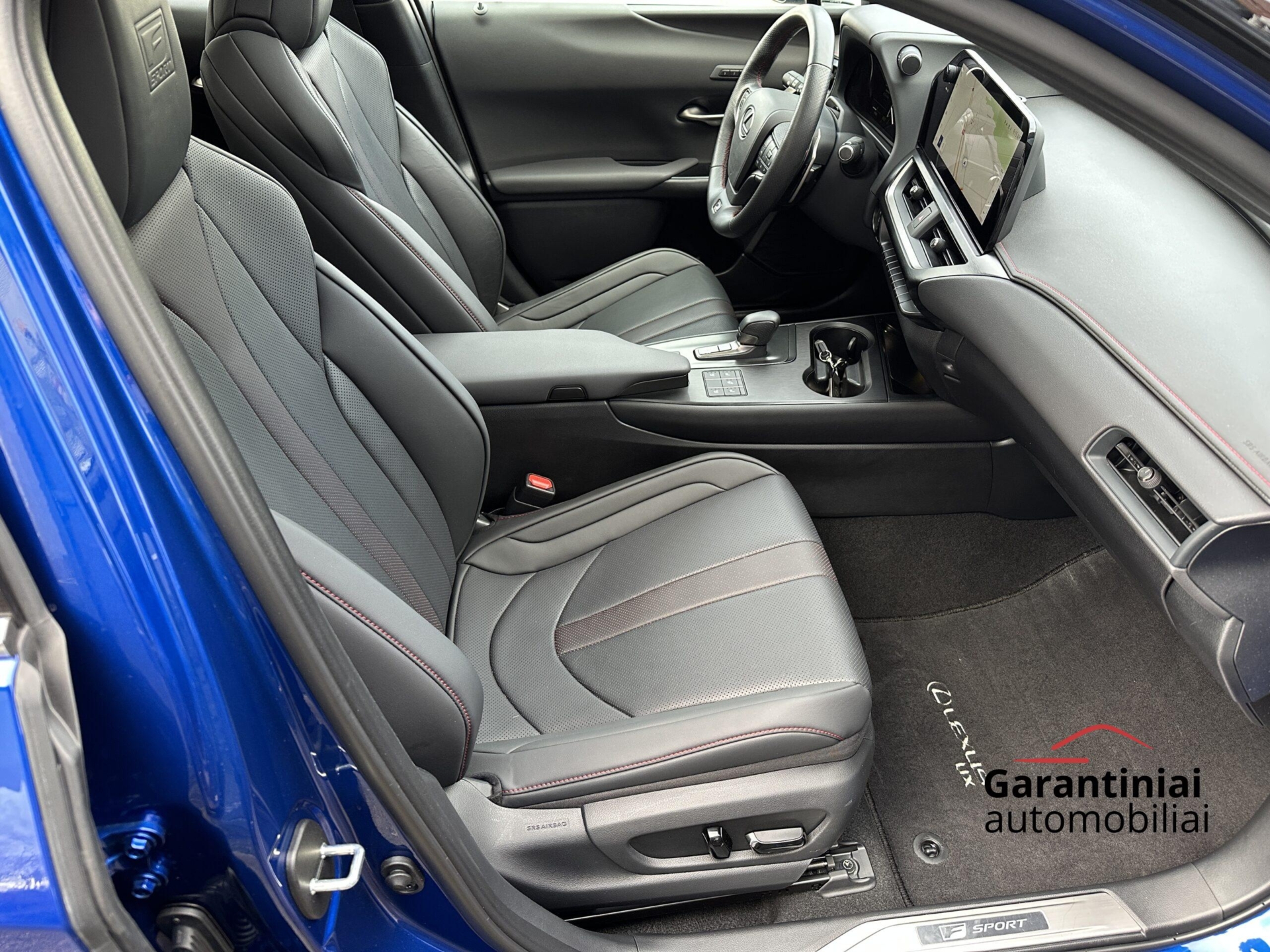 Lexus UX 300h 2.0 F-Sport AWD 2024 m. 4