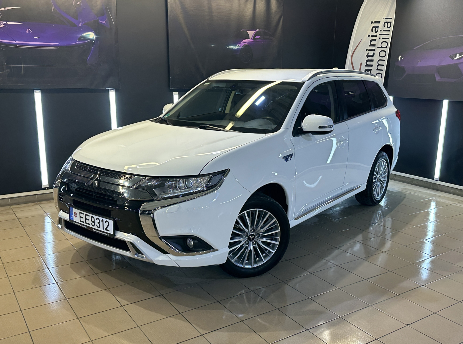 Mitsubishi Outlander 2.4 PHEV Business 4WD 2019 m. Įkraunamas hibridas. 1