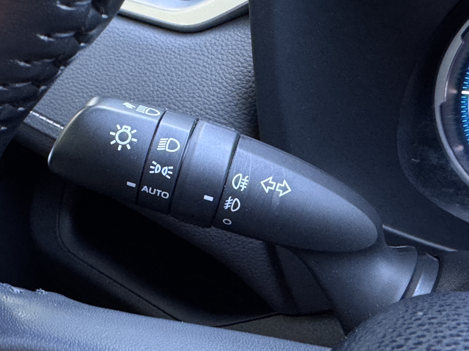 Toyota RAV4 2.5 Hybrid Luxury + Comfort paketas AWD 2022 m. 15