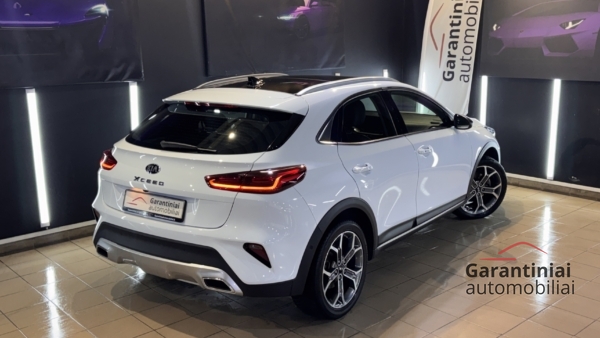 Alternative view of Kia XCeed 1,6 Plug-in Hybrid Spirit. Įkraunamas hibridas