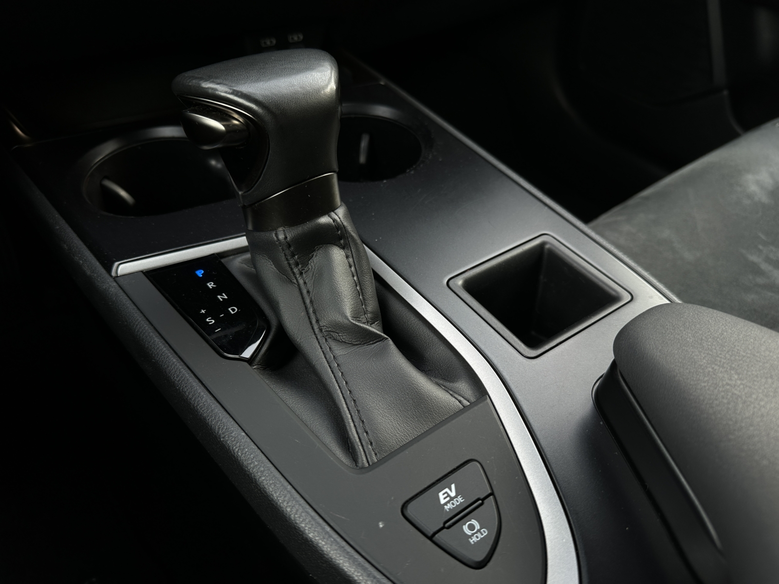 Lexus UX 250h 2.0 Business 2023 m. 23