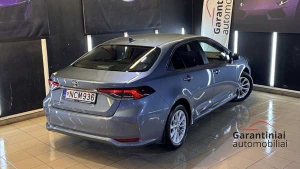Alternative view of Toyota Corolla Sedan 1,8 Hybrid