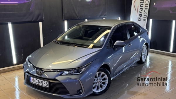 Toyota Corolla Sedan 1,8 Hybrid