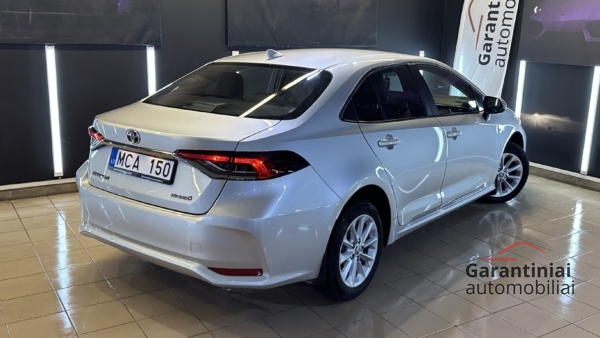 Alternative view of Toyota Corolla sedan 1,8 Hybrid Active 2021 m.