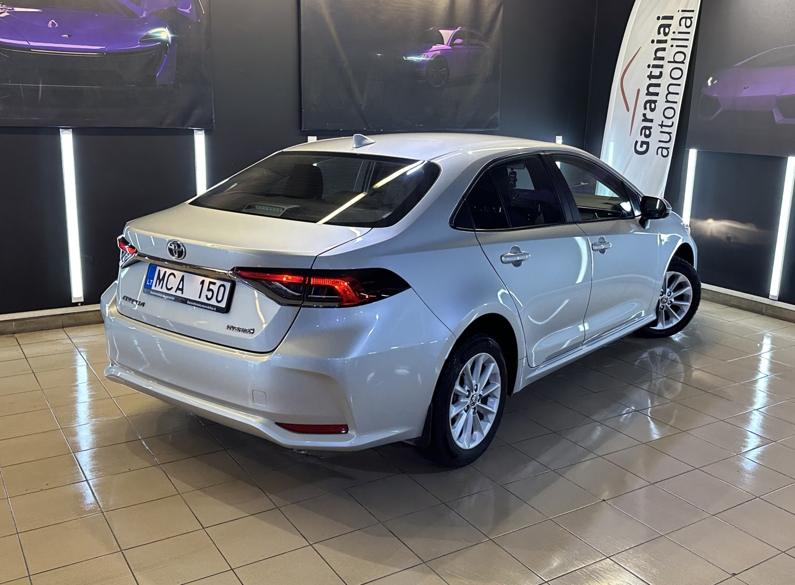 Toyota Corolla sedan 1,8 Hybrid Active 2021 m. - Image 2