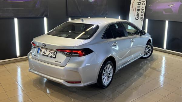 Alternative view of Toyota Corolla sedan 1,8 Hybrid Active 2022 m.