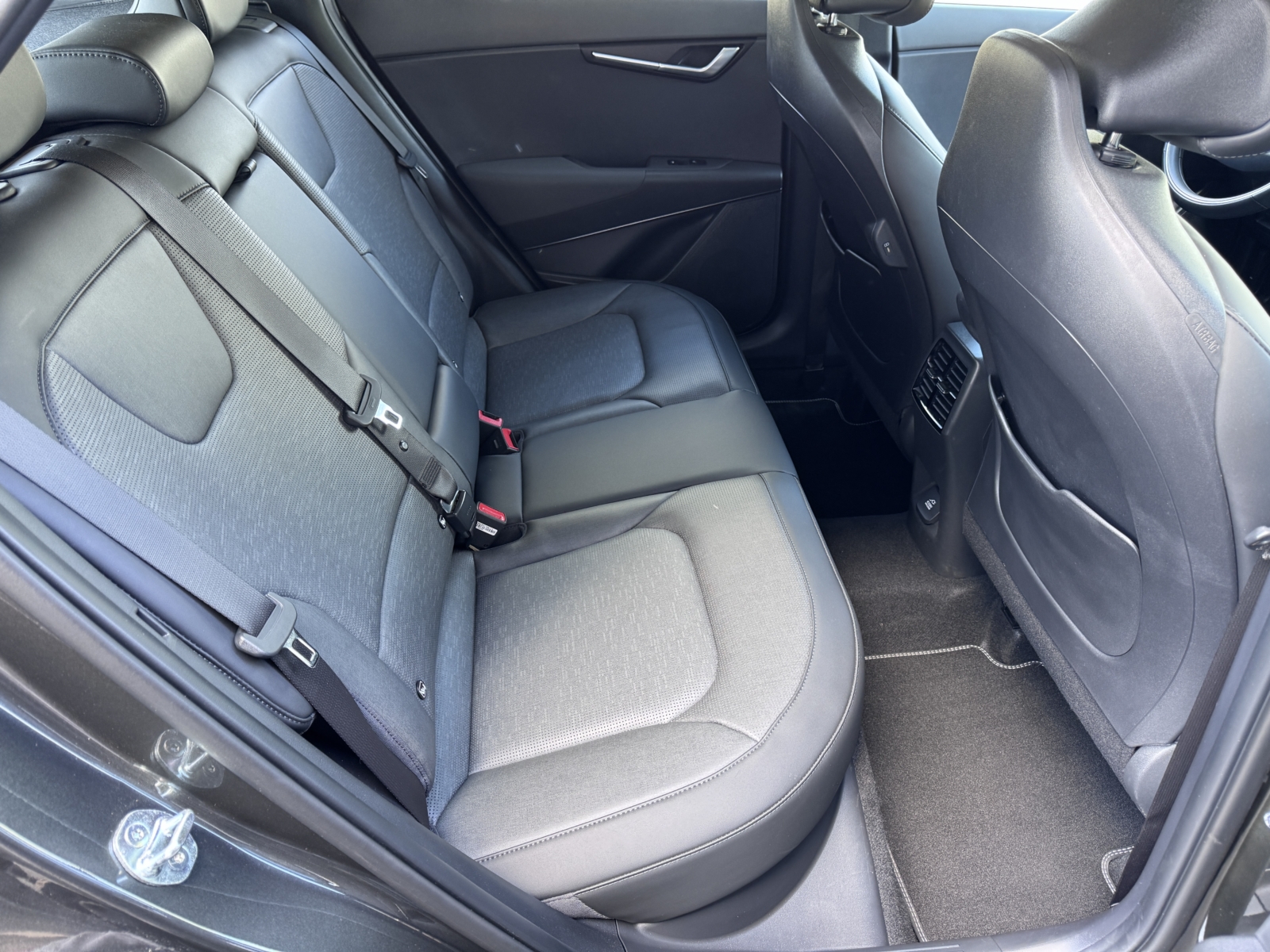 Kia Niro 1.6 Plug-in Hybrid 2024 m. Įkraunamas hibridas 11