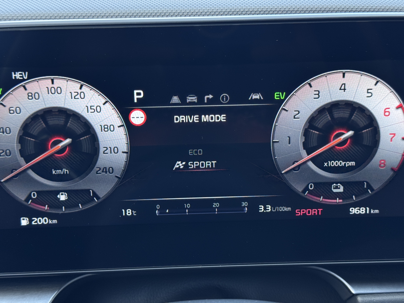Kia Niro 1.6 Plug-in Hybrid 2024 m. Įkraunamas hibridas 15