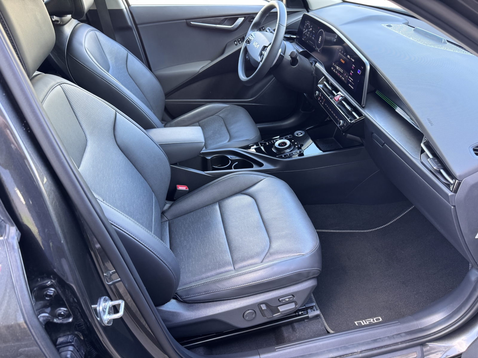 Kia Niro 1.6 Plug-in Hybrid 2024 m. Įkraunamas hibridas 8