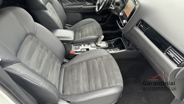 Mitsubishi Outlander 2.4 PHEV 4WD 2021 m. Įkraunamas hibridas. 4