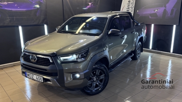 Toyota Hilux 2,8 AT Invicible + Cover paketas 2023 m. 1