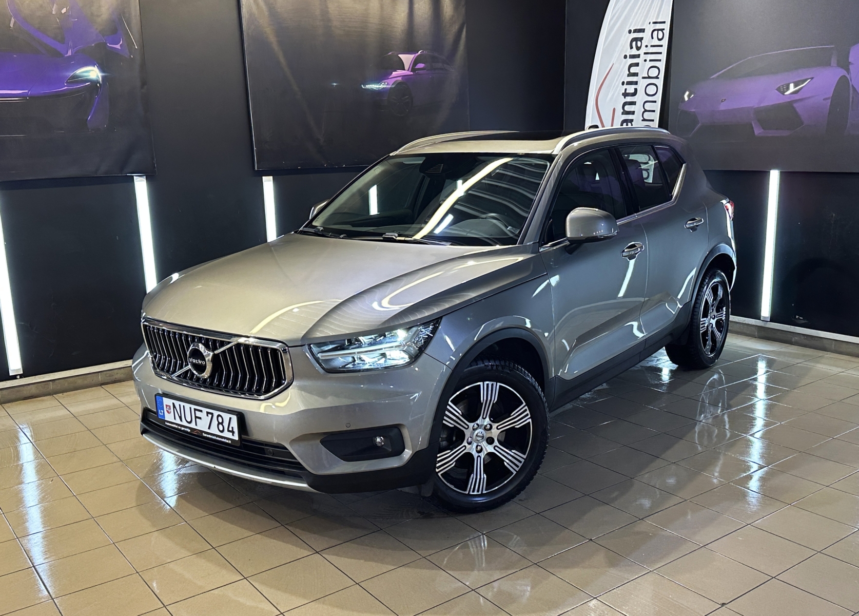 Volvo XC40 2.0 Inscription AWD 2019 m.