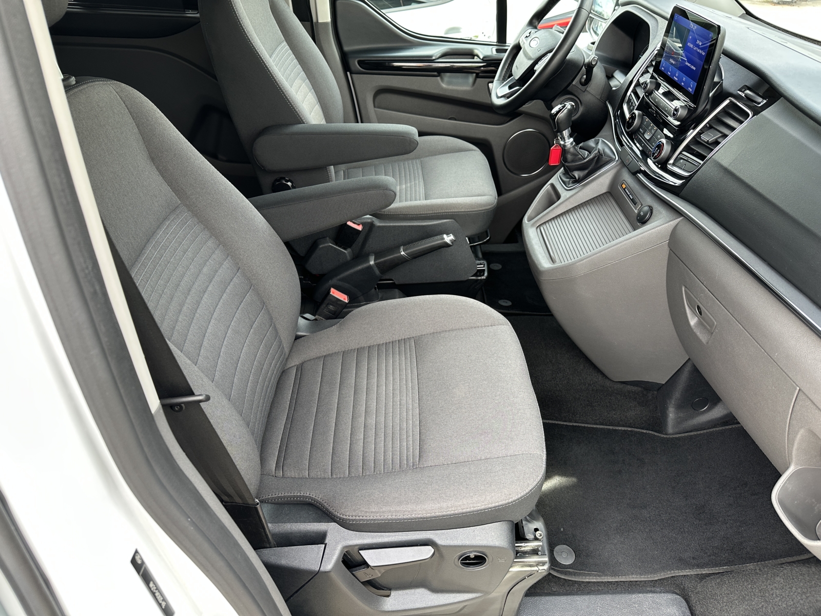 Ford Tourneo Custom 2.0 EcoBlue 2023 m. - Image 4