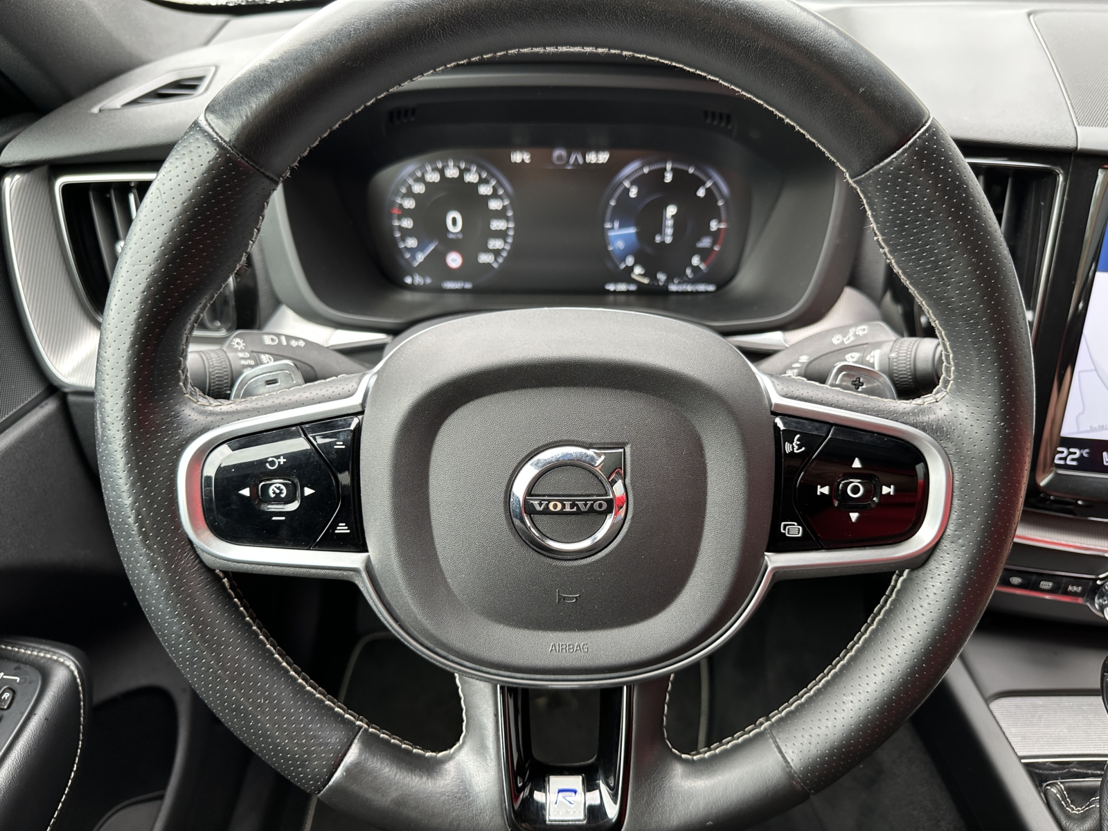 Volvo XC60 2.0 D4 AWD R-Design 2018 m. - Image 6