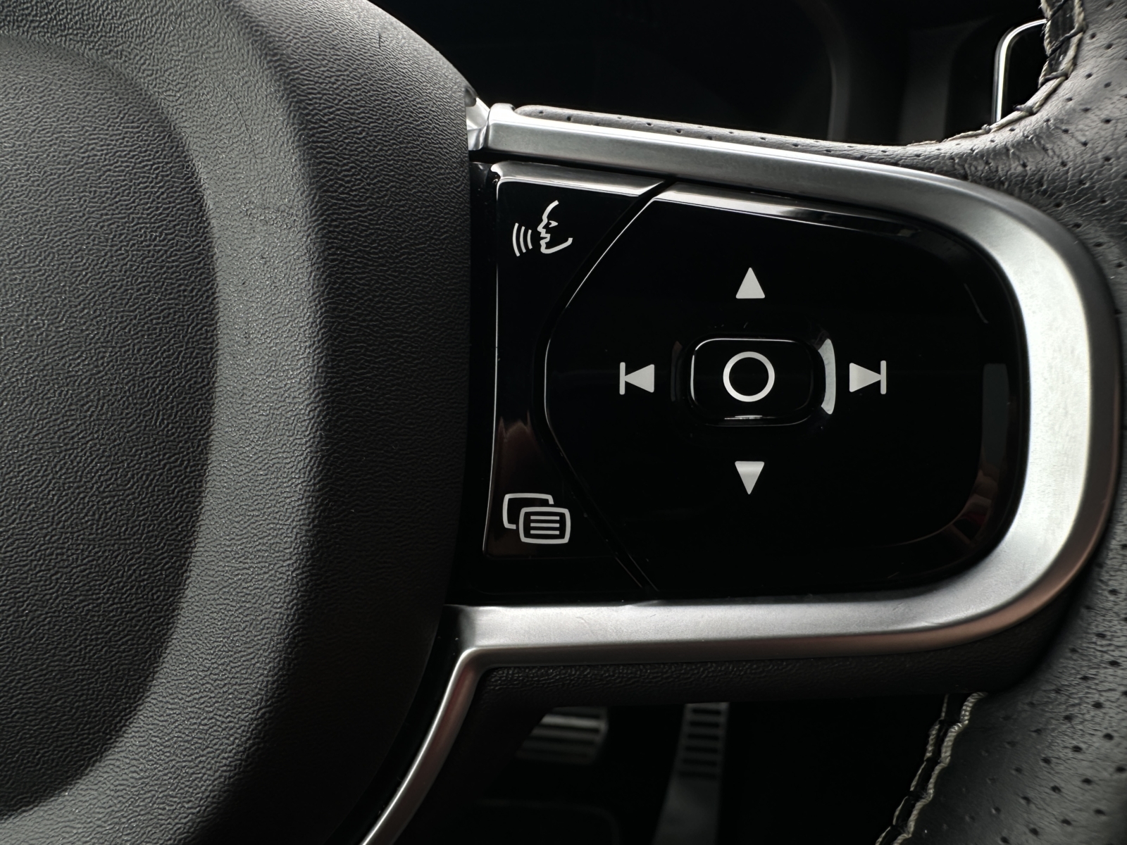 Volvo XC60 2.0 D4 AWD R-Design 2018 m. - Image 9