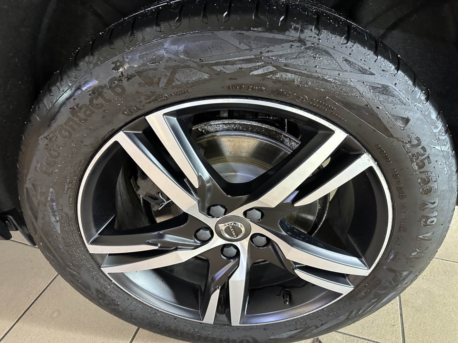 Volvo XC60 2.0 D4 AWD R-Design 2018 m. - Image 30