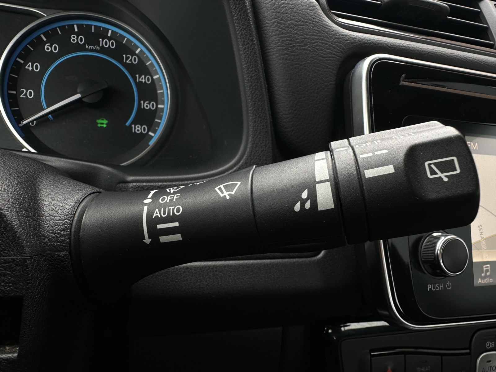 Nissan Leaf N-Connecta 40 kWh 2018 m. - Image 13