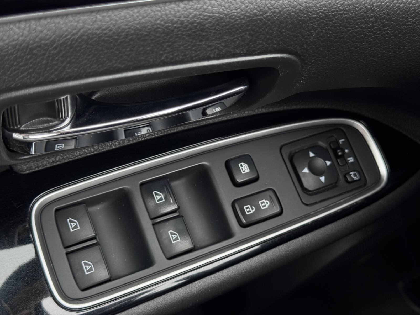 Mitsubishi Outlander 2.4 PHEV 4WD 2021 m. Įkraunamas hibridas. - Image 25
