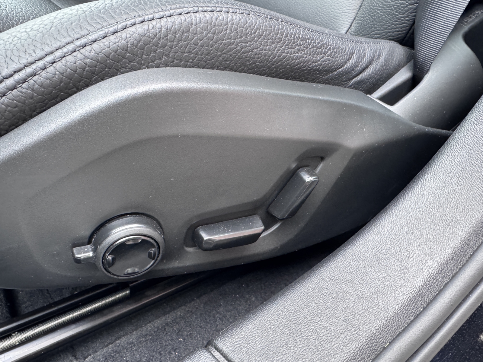 VOLVO V60 2.0 B3 Inscription 2022 m. - Image 7