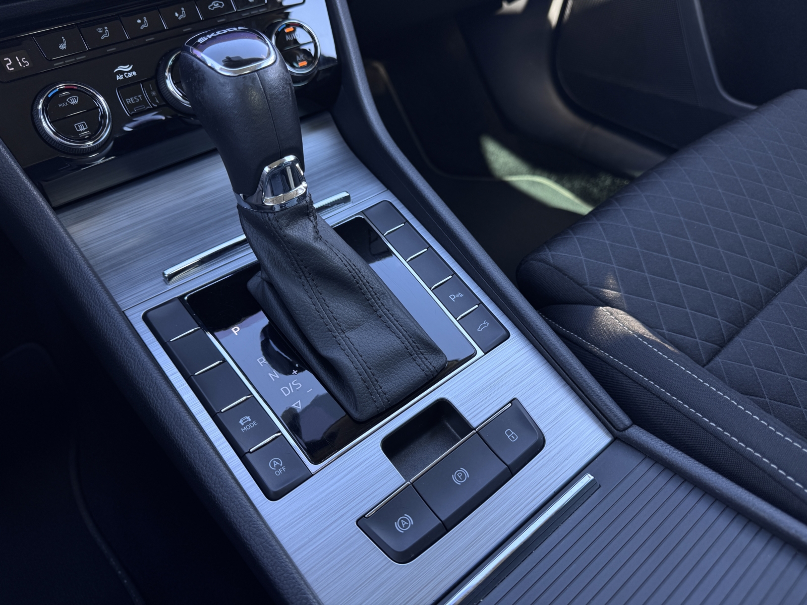 Skoda Superb 2.0 TDi Ambition 2022 m. - Image 27