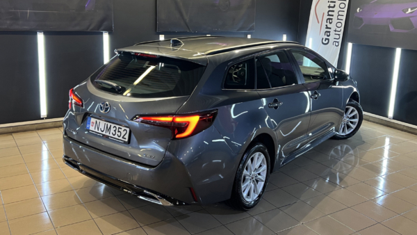 Alternative view of Toyota Corolla TS 1.8 Hybrid Active 2025 m.