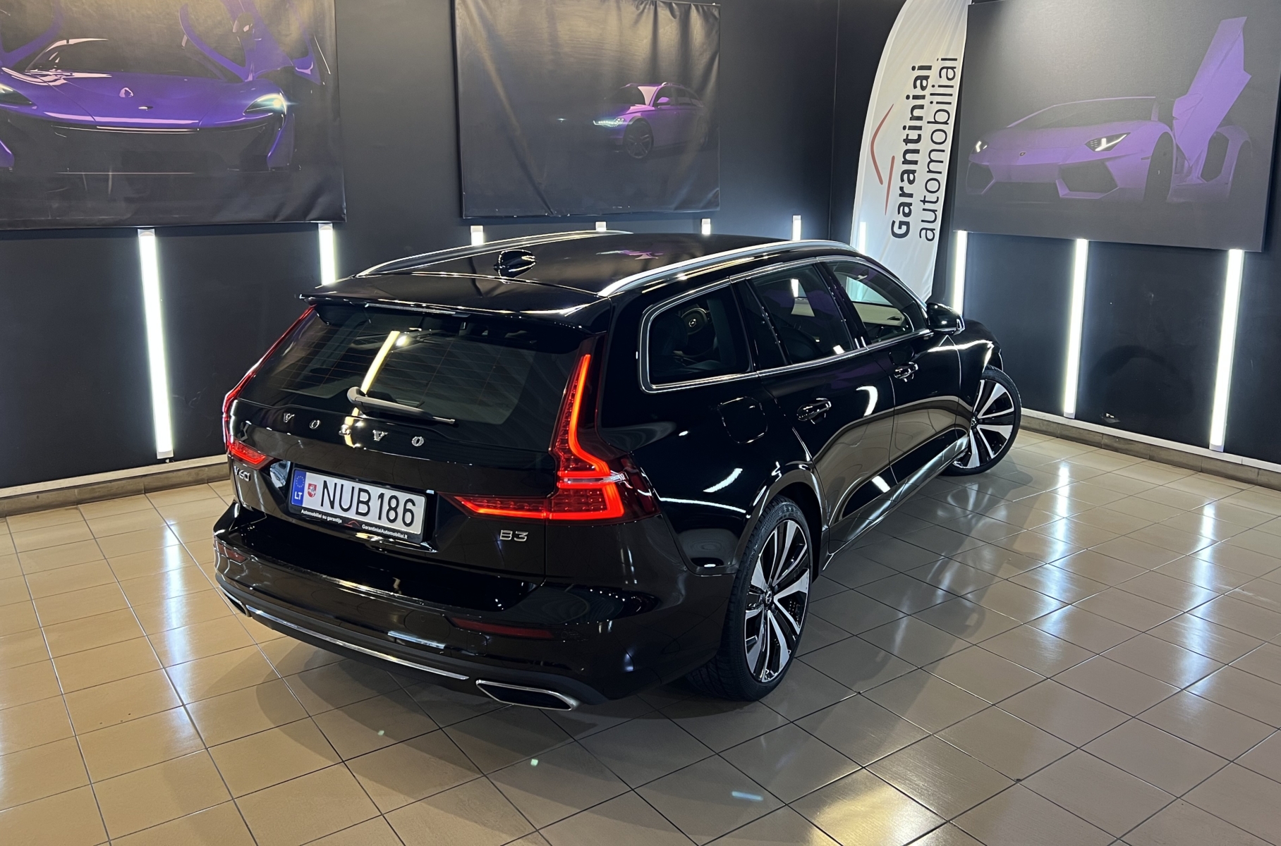VOLVO V60 2.0 B3 Inscription 2022 m. - Image 2