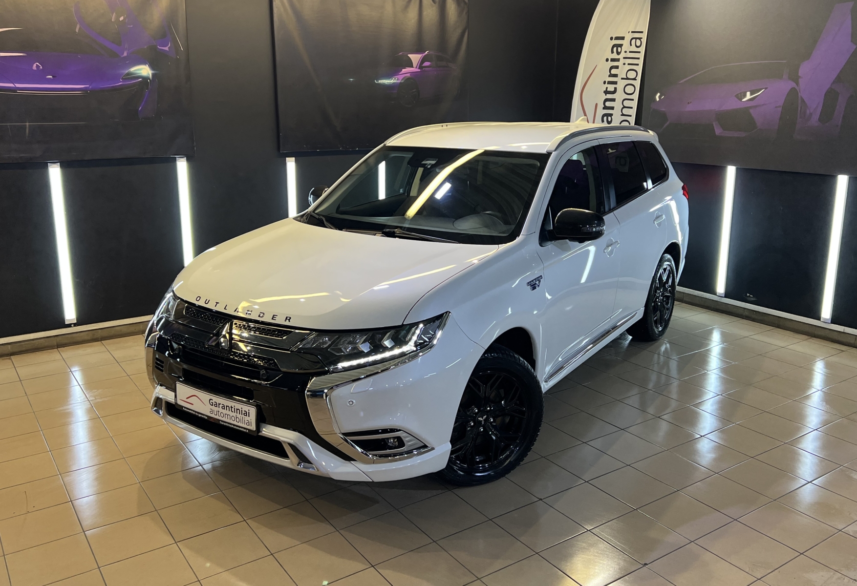 Mitsubishi Outlander 2.4 PHEV 4WD 2021 m. Įkraunamas hibridas.