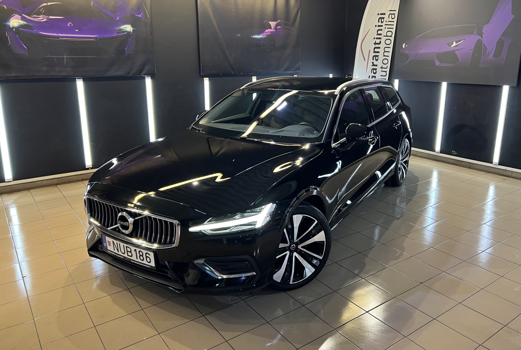 VOLVO V60 2.0 B3 Inscription 2022 m.