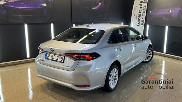 Alternative view of Toyota Corolla sedan 1.8 Hybrid Active 2022 m.