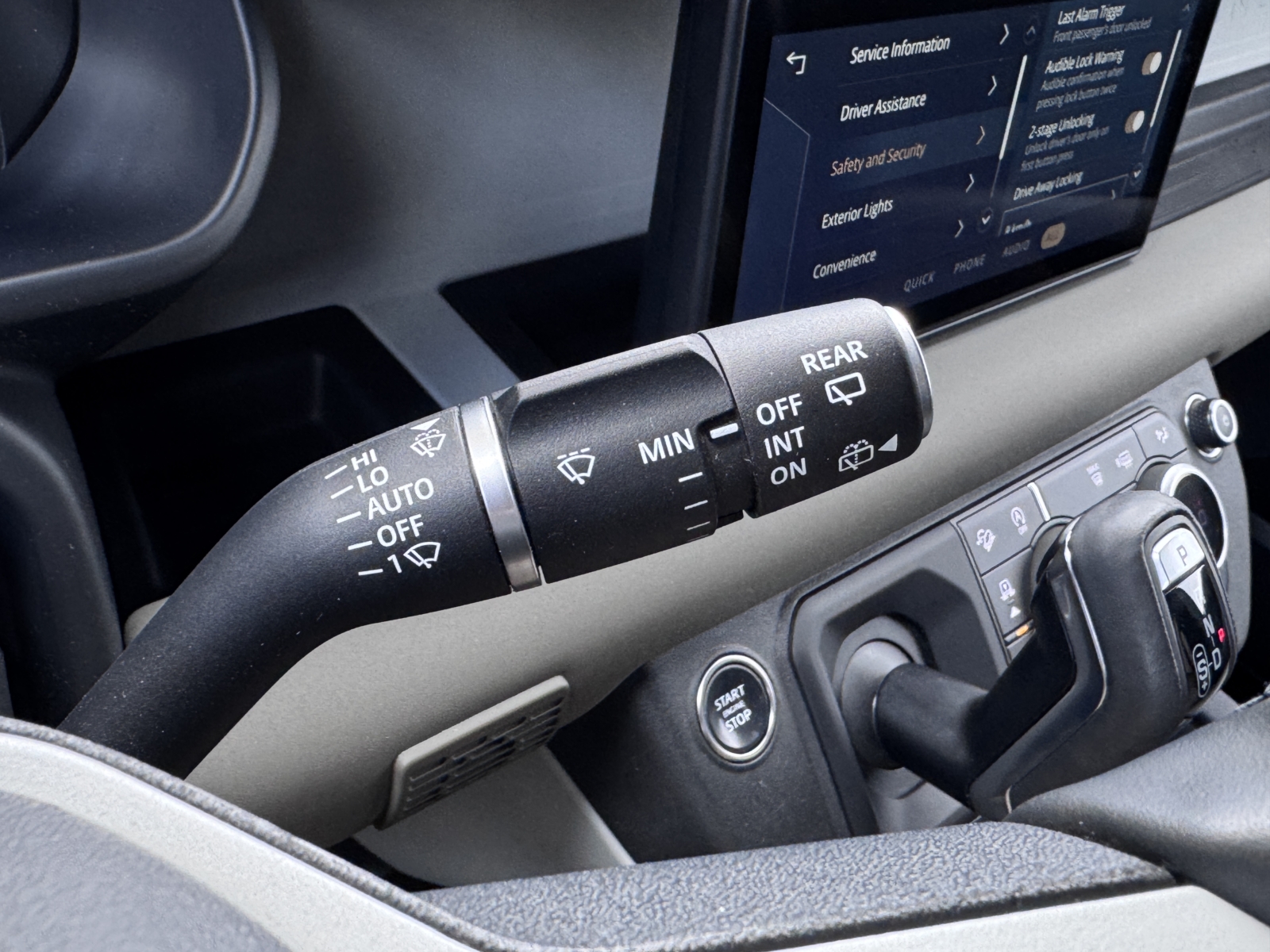 Land Rover Defender SE 3.0 MHEV Ingenium 4WD 2023 m. 15