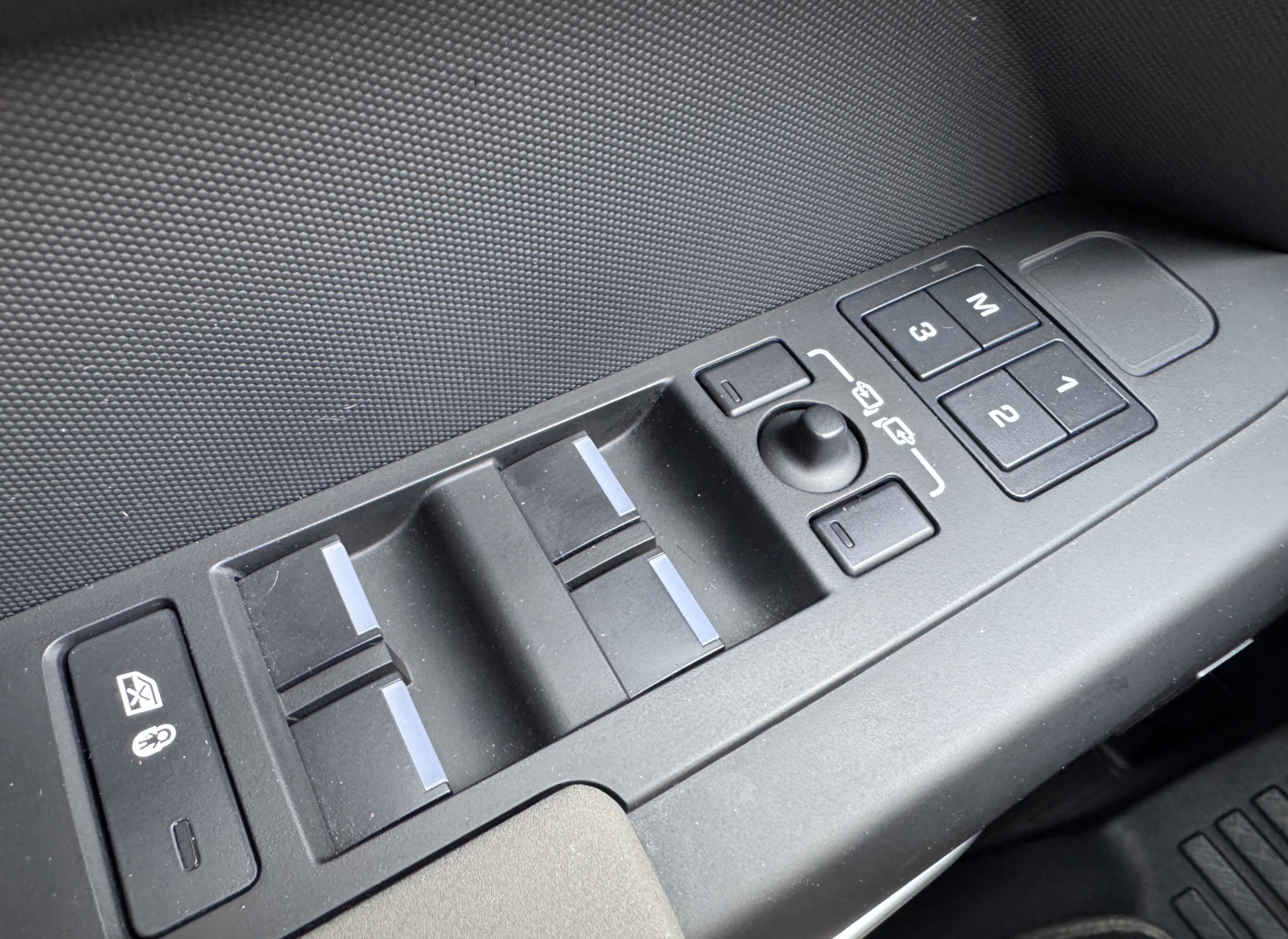 Land Rover Defender SE 3.0 MHEV Ingenium 4WD 2023 m. 23