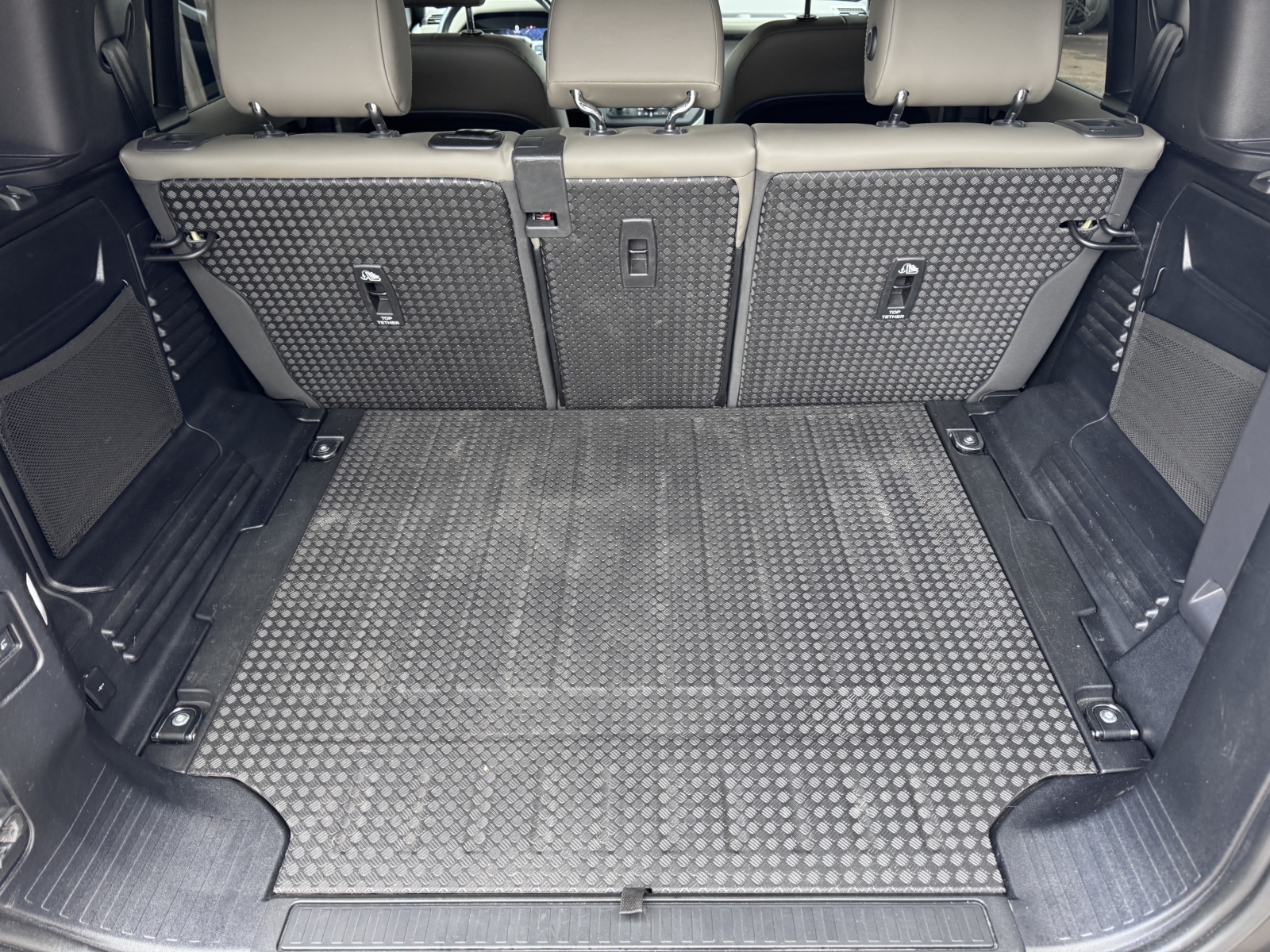 Land Rover Defender SE 3.0 MHEV Ingenium 4WD 2023 m. 9