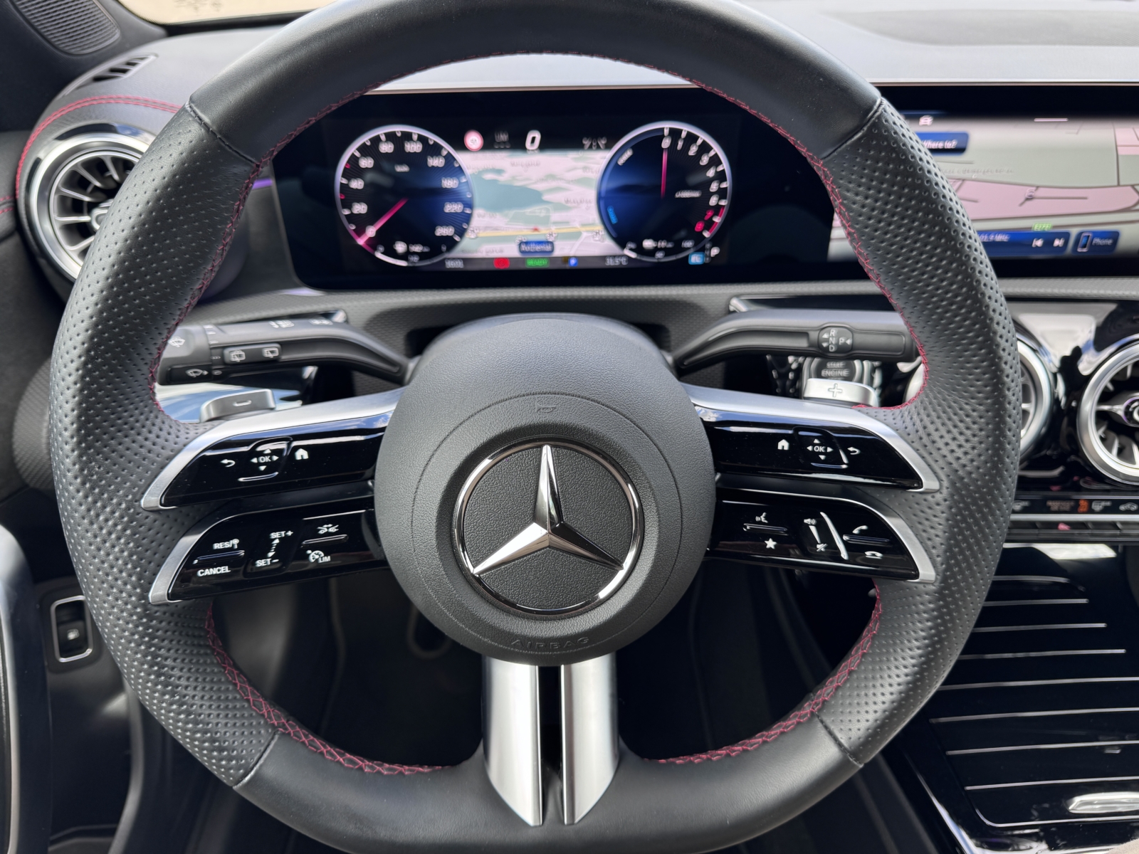 Mercedes Benz CLA 250e AMG 2025 m. Įkraunamas hibridas 13