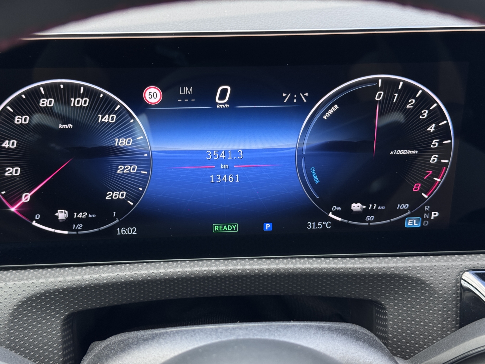 Mercedes Benz CLA 250e AMG 2025 m. Įkraunamas hibridas 14