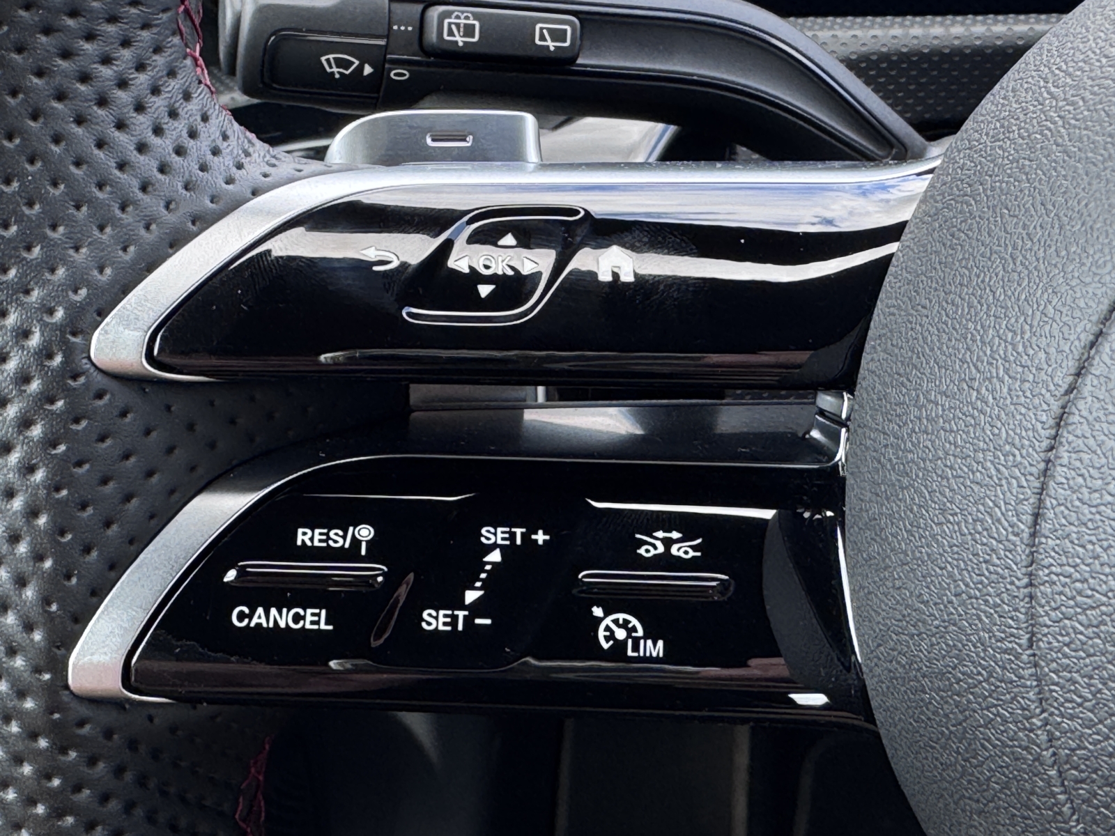 Mercedes Benz CLA 250e AMG 2025 m. Įkraunamas hibridas 17